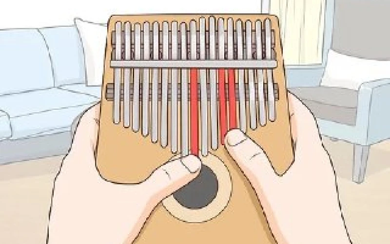 نواختن کالیمبا بعد از کوک کردن